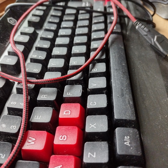 CyberpowerPC gaming keyboard+ bluefinger mouse - Picture 2 of 4